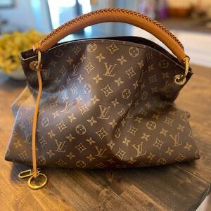Louis Vuitton Monogram Artsy MM